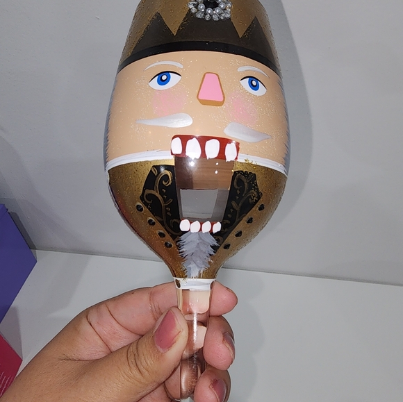 Lolita Wine Glass - Picture 4 of 8